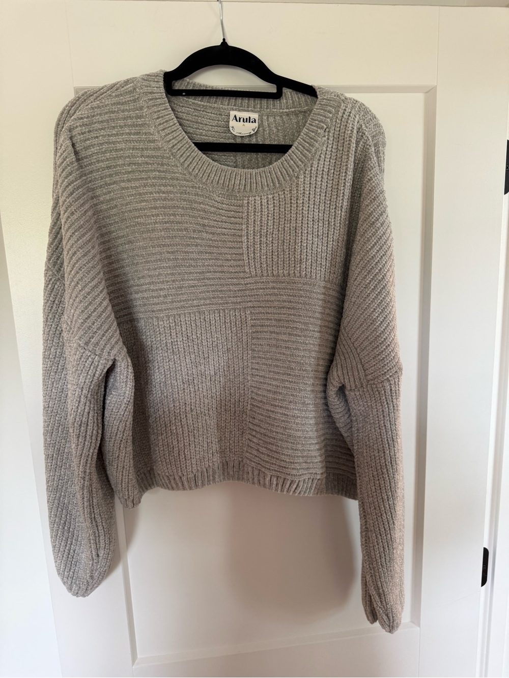 ARULA Neutral Gray Textured Patchwork Crewneck Sweater